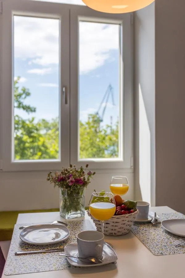 Bu2 Pula Studio Apartment