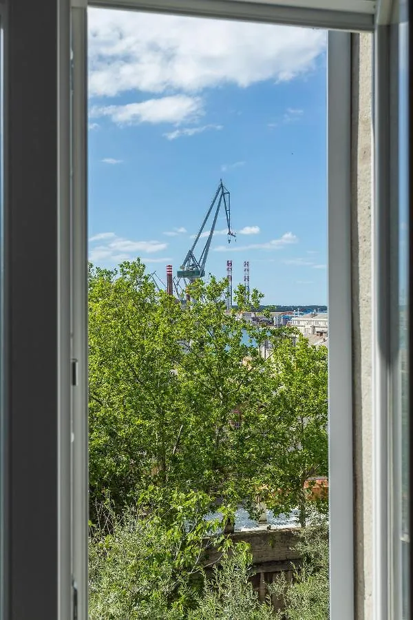 Bu2 Pula Studio Apartment 0*,