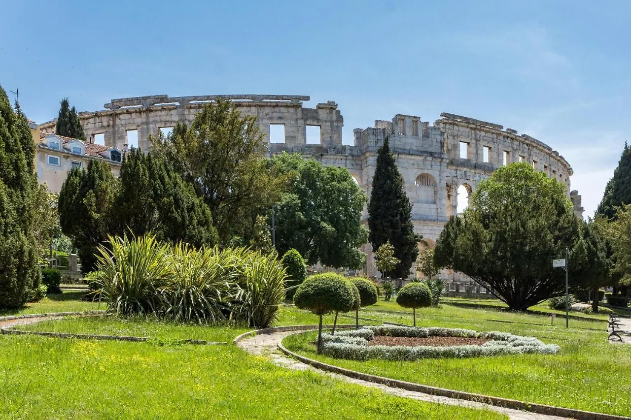 Bu2 Pula Studio Apartment