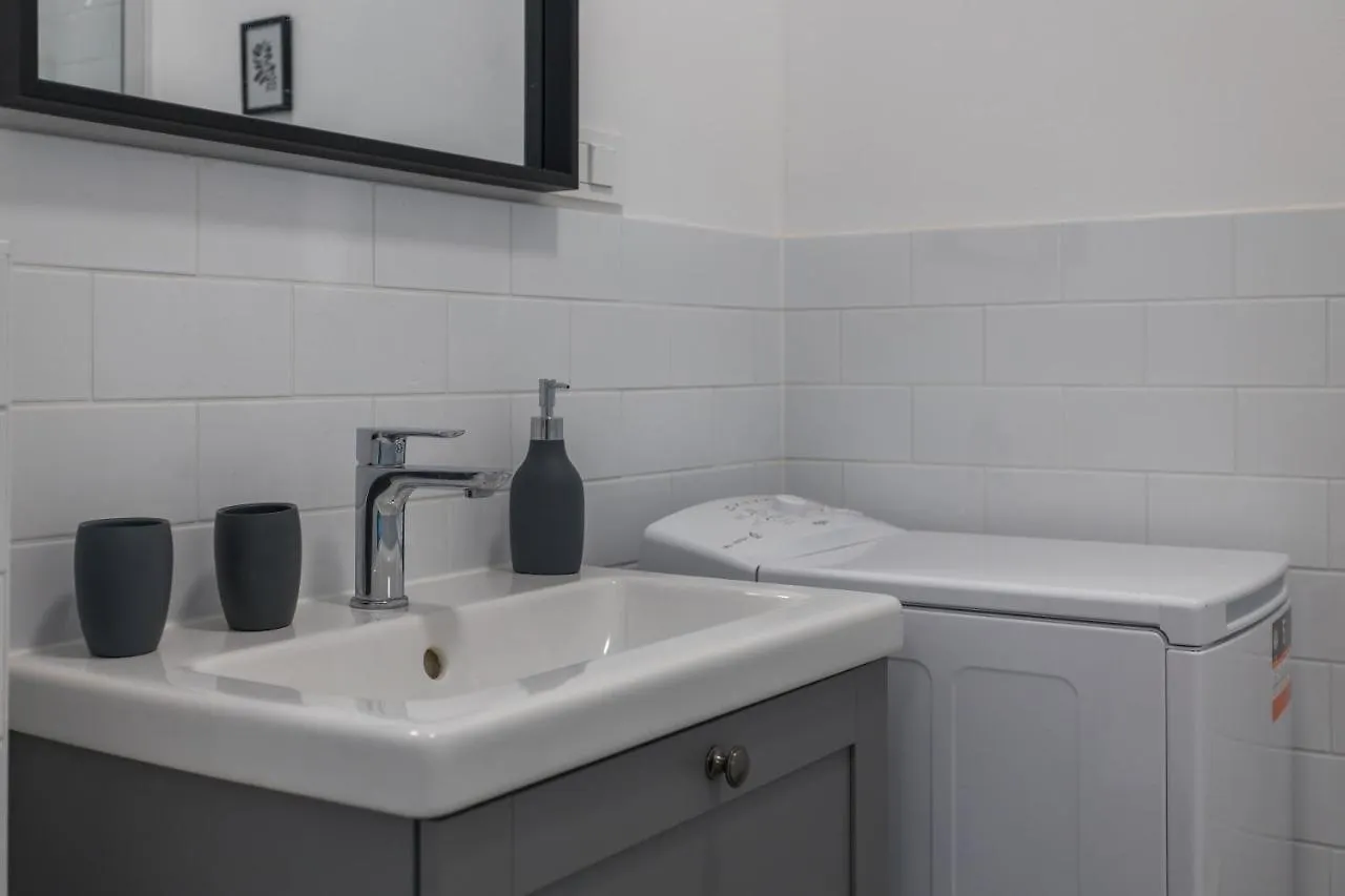 Bu2 Pula Studio Apartment 0*,  Croatia