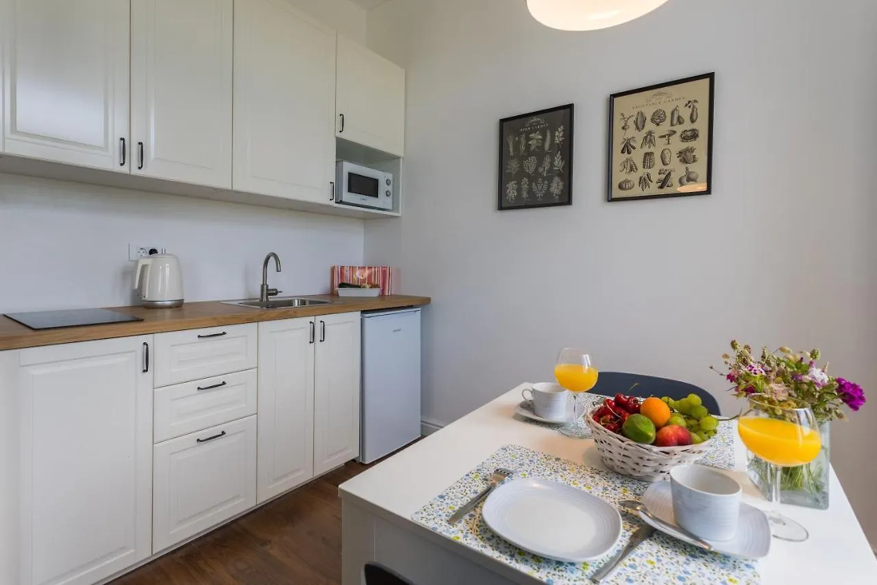 Bu2 Pula Studio Apartment